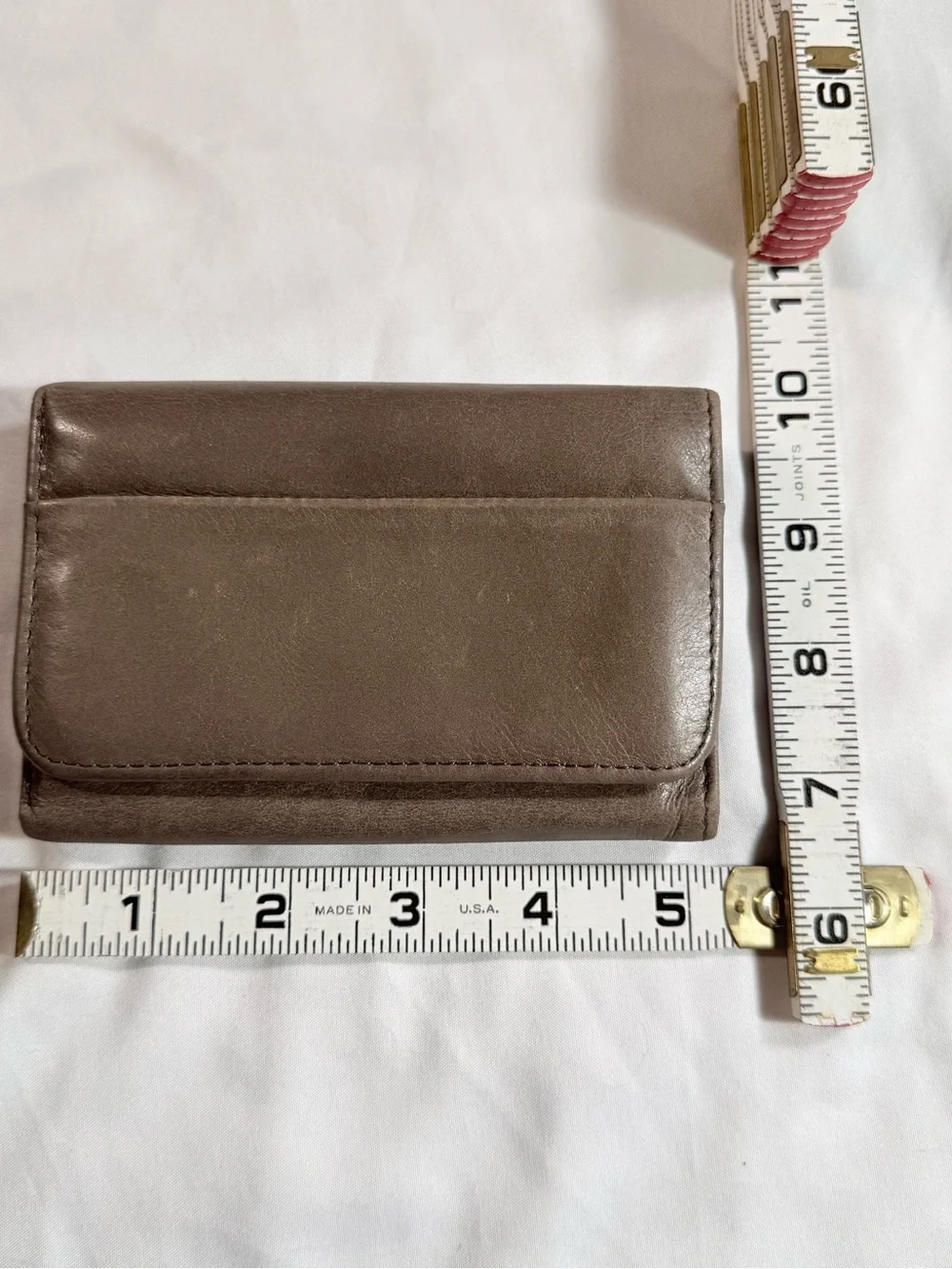 HOBO International Jill Trifold Leather Wallet Taupe Gray Floral Print Lining
